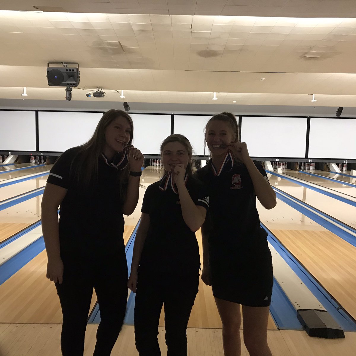 MrsMurphy132's tweet photo. Congratulations to the Spartan Bowling Team on the PTC league championship AND the PTC tournament championship today! #SpartanPride #MakeRoomInTheTrophyCase #MoreHardware #AddToTheBannerInTheGym @SHSAthleticDept @SpartanSchools https://t.co/eOoEwKWGUm