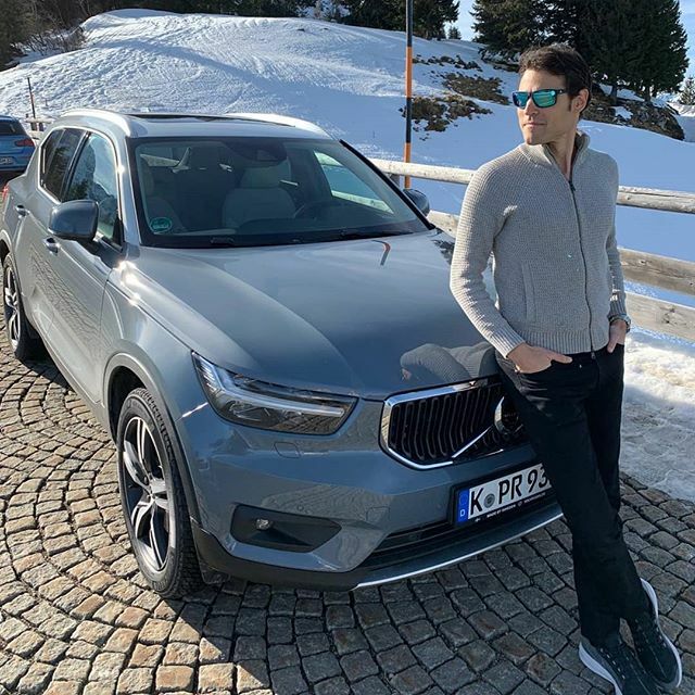 autogefuehl's tweet photo. Checking out the new Volvo XC40 as PHEV ๐
#ad #anzeige #volvoxc40 #volvordesign #volvo #volvolove #lovevolvo #welovevolvo #volvolife #volvoforlife #volvoforever #volvolovers #volvolovers #volvofans #volvofan #volvo_pics #volvocars #volvocar #volvoclub #volvoaddict #volvolifโฆ https://t.co/k23SMhSfMz