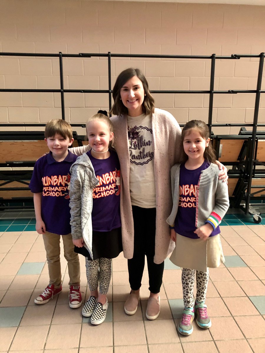 2ndGraderStars's tweet photo. These Dunbar Tigers have worked so hard to make it to the Kiwanis Spelling Bee, and completely rocked it today! I am so proud to have seen their confidence grow over the last several weeks!! #DunbarTigerPride #LufkinLearns #LPNoLimits https://t.co/e01ToMQOd0