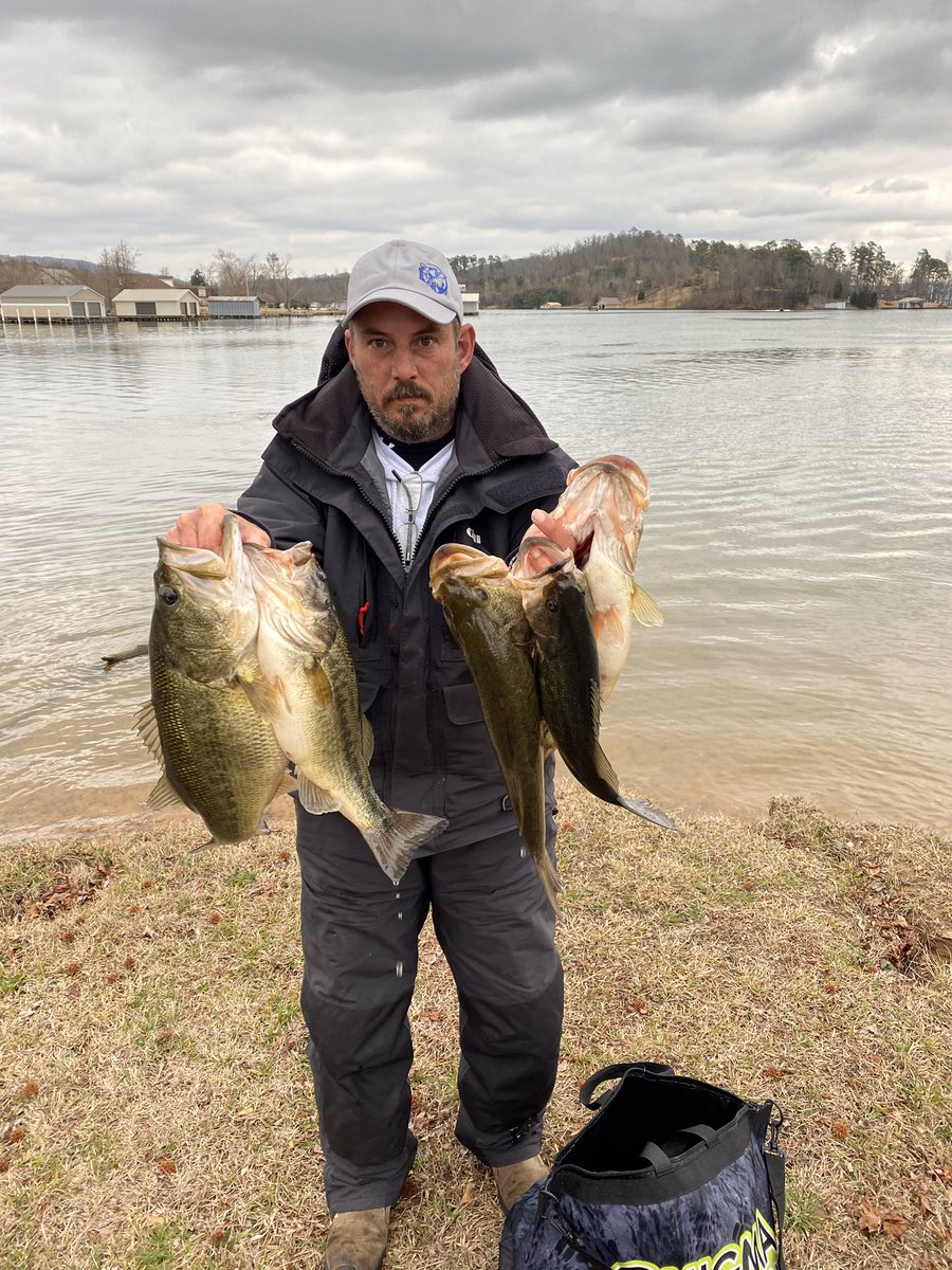 STEVENDEANDEMPS's tweet photo. SD Fishing weighed in 15.32 lbs in day 1 of the 2 day tournament with my biggest fish being 4.82 lbs. Waiting for results to see were we placed today. Have to get after them hard tomorrow.#Enigmafishing,#K9fishingproducts,#GillFieldStaff,#yankumcustomtackle,#connectscale, https://t.co/AaXmtaYGyR
