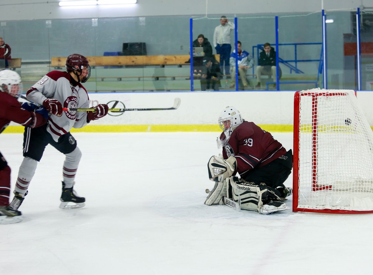 amm703's tweet photo. @SJCIHockey @SJCIAthletics Hockey photos vs Orchard Park  #GoJoes #Brotherhood https://t.co/p349lXR9CB