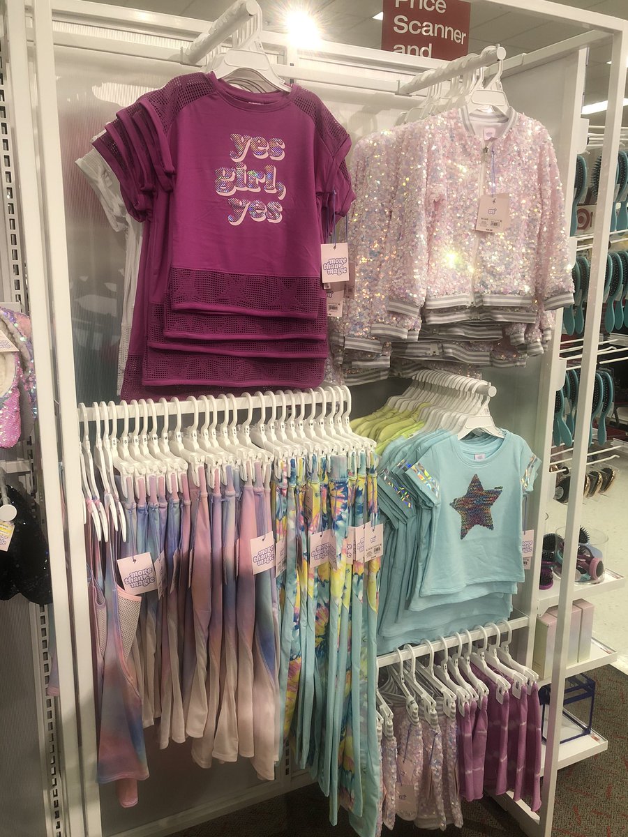 MichaelAlves86's tweet photo. Come on down and see the magic at T2267 #morethanmagic #T2267 🌈 🎯 @haleyfromtarget @Danny_Noonan11 @KayleyMills01 @target_marcy @Djoumbarry https://t.co/Hefntdx9Ur