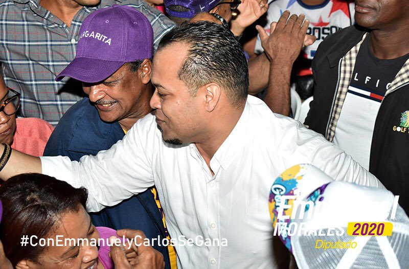 emmanuelmsdn's tweet photo. En estos momentos hace su entrada nuestro candidato y seguro diputado #EmmanuelMorales, junto a el hace su entrada también su esposa #RaquelHernandez. #ConEmmanuelyCarlosSeGana https://t.co/cE9Mj9Uk85