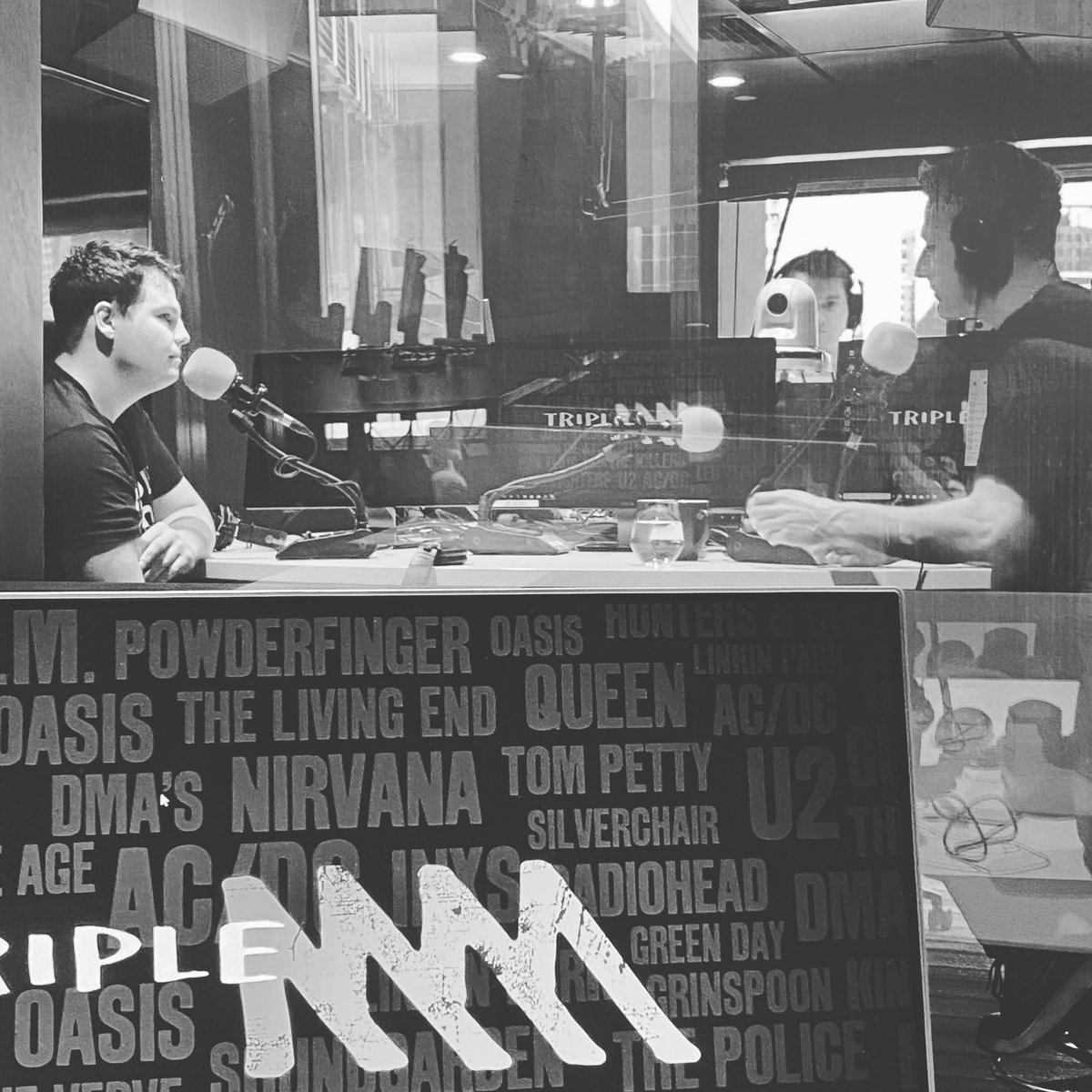 ThisKatieMoore's tweet image. Dropping into chat to @Wil_Anderson  with @DeadlyScience  #IndigenousExcellence #WhatIsScience