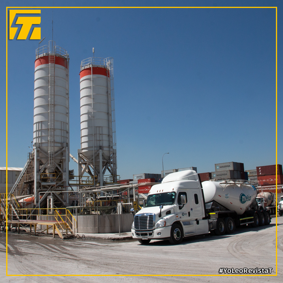 RevistaTChile's tweet photo. Melón con 110 años de experiencia, enfrenta la externalización del transporte con importantes exigencias en seguridad, eficiencia y responsabilidad con el medio ambiente y con las comunidades. 
Revisa la nota completa en: https://t.co/bTArKoJHjn https://t.co/7hAT1Yl2u7