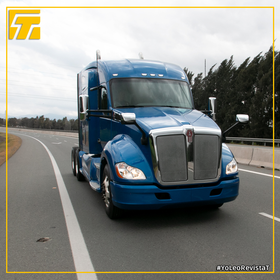 RevistaTChile's tweet photo. Te invitamos a conocer el completo test drive del nuevo Kenworth T680. 
Revisa la nota completa en: https://t.co/nFE8GKorp4

#suscríbete en 👉https://t.co/sQG2LB8h6h y recibe sin costo nuestra nueva edición T11 que ya está en circulación.

#YoLeoRevistaT #Camiones #Kenworth https://t.co/r42XixTrXa