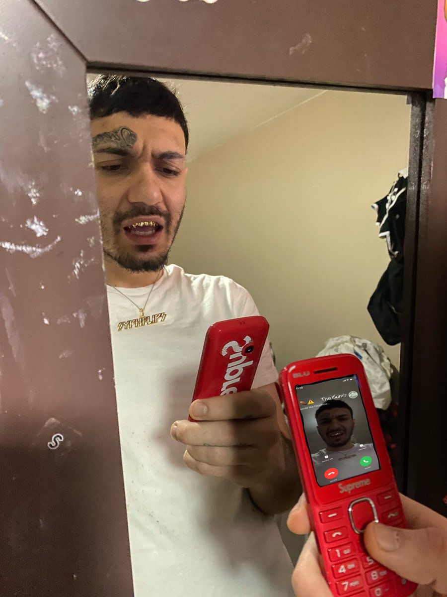 syphflips's tweet photo. you picking up or nah ?😱⚰️⚠️ #illuminati #meme #facetime #supreme #supremephone https://t.co/keVUvXSPLP