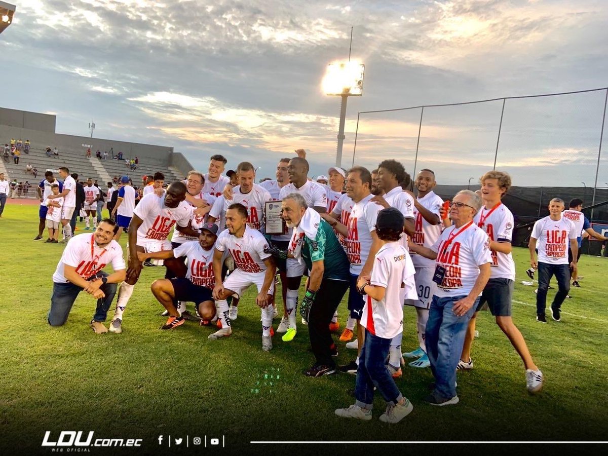 LDU_Oficial's tweet image. 🎶Campeón, campeón, campeón hay uno solo!!!... 🎶

#SuperCopaEcuador ⚽️🏆