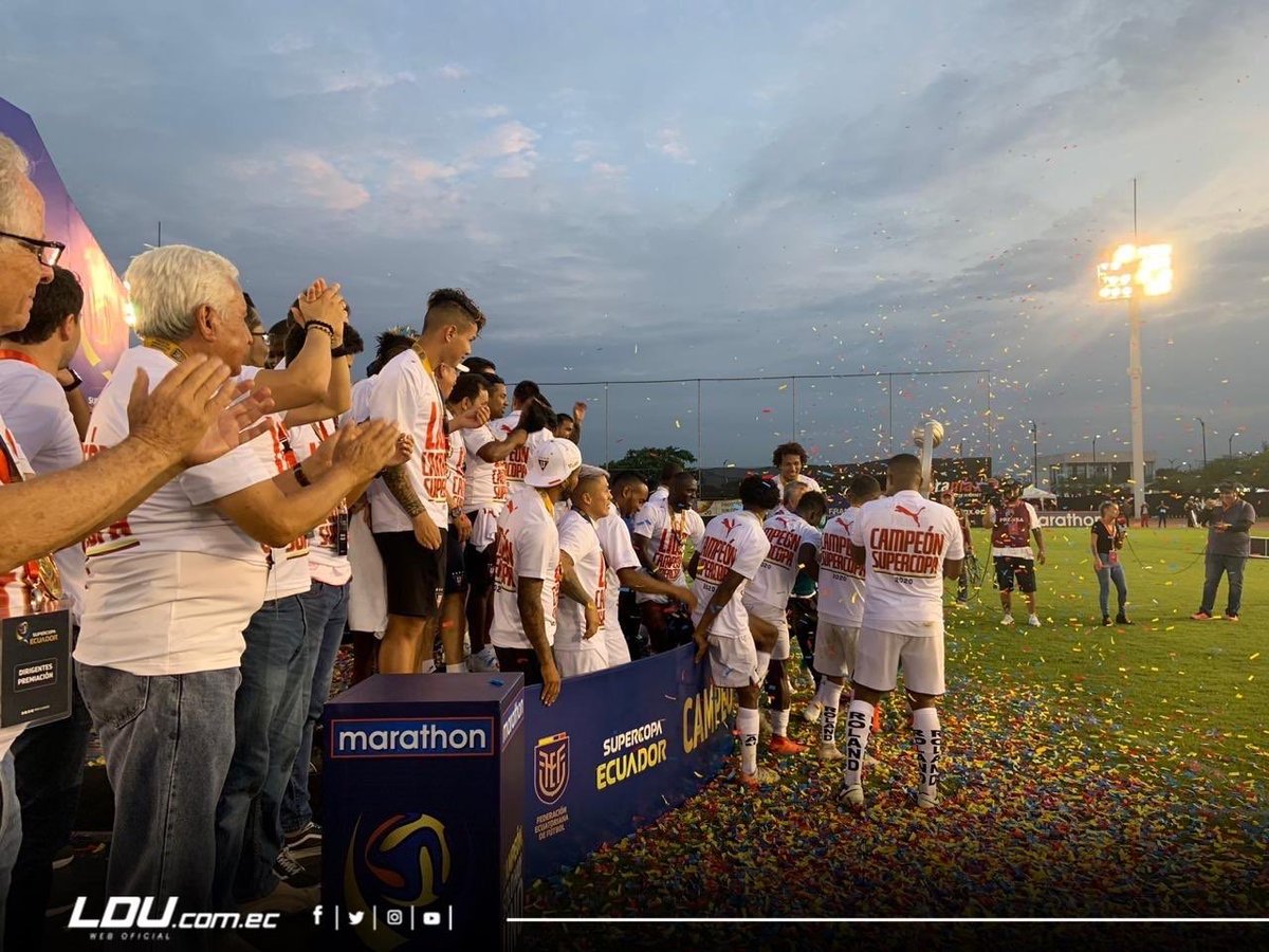 LDU_Oficial's tweet image. 🎶Campeón, campeón, campeón hay uno solo!!!... 🎶

#SuperCopaEcuador ⚽️🏆