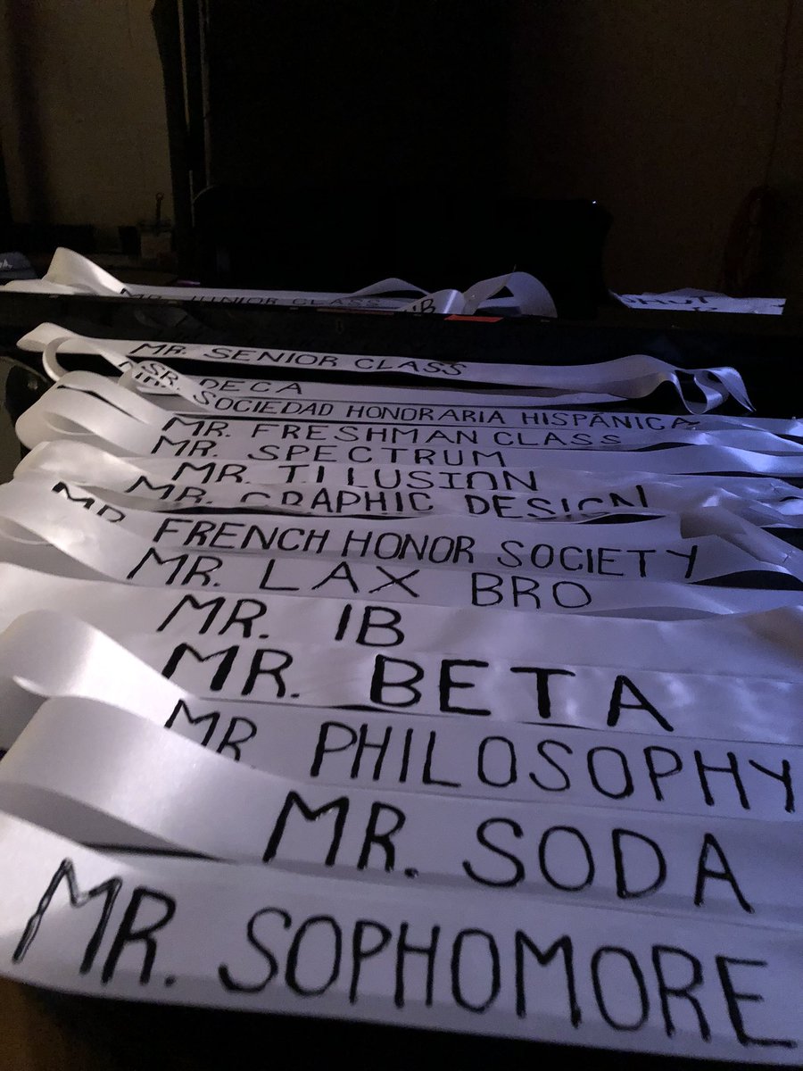 20 minutes until showtime...