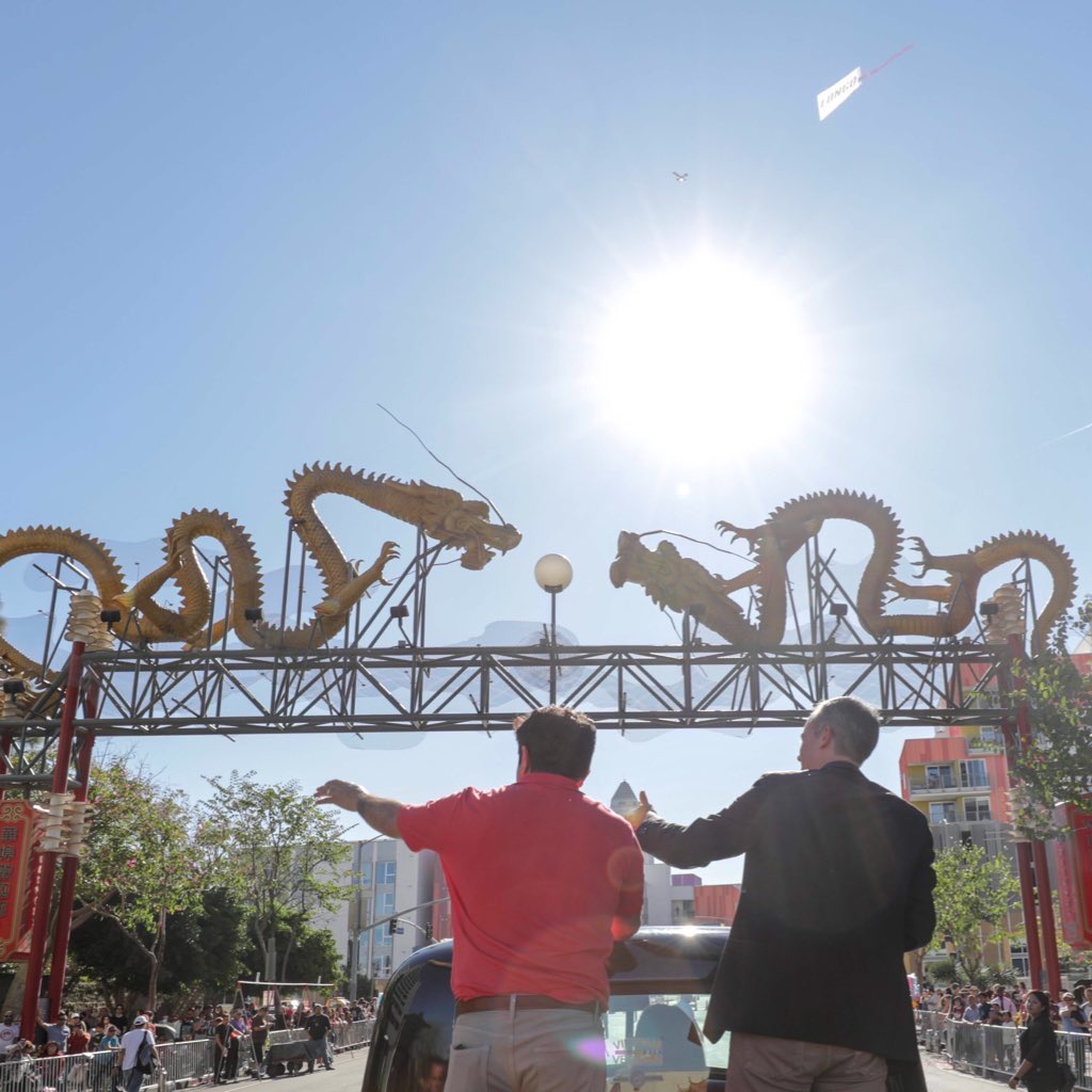 The twin dragon gate in Chinatown
