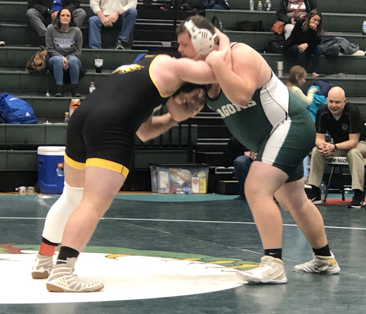 DeSotoHS73's tweet photo. Landon Porter defends his title at the Georger Classic for the fourth straight year...and it was victory #150 for the big guy! Great job Landon. @De_SotoDragons @DeSotoDBlock @DeSoto73 https://t.co/5S9MTg0fkG