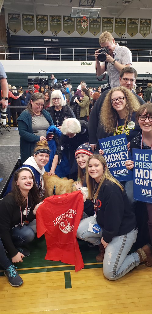 paish22's tweet photo. @ewarren we came all the way from Lordstown Ohio to leave Bailey a gift. https://t.co/S3fYWScVYh