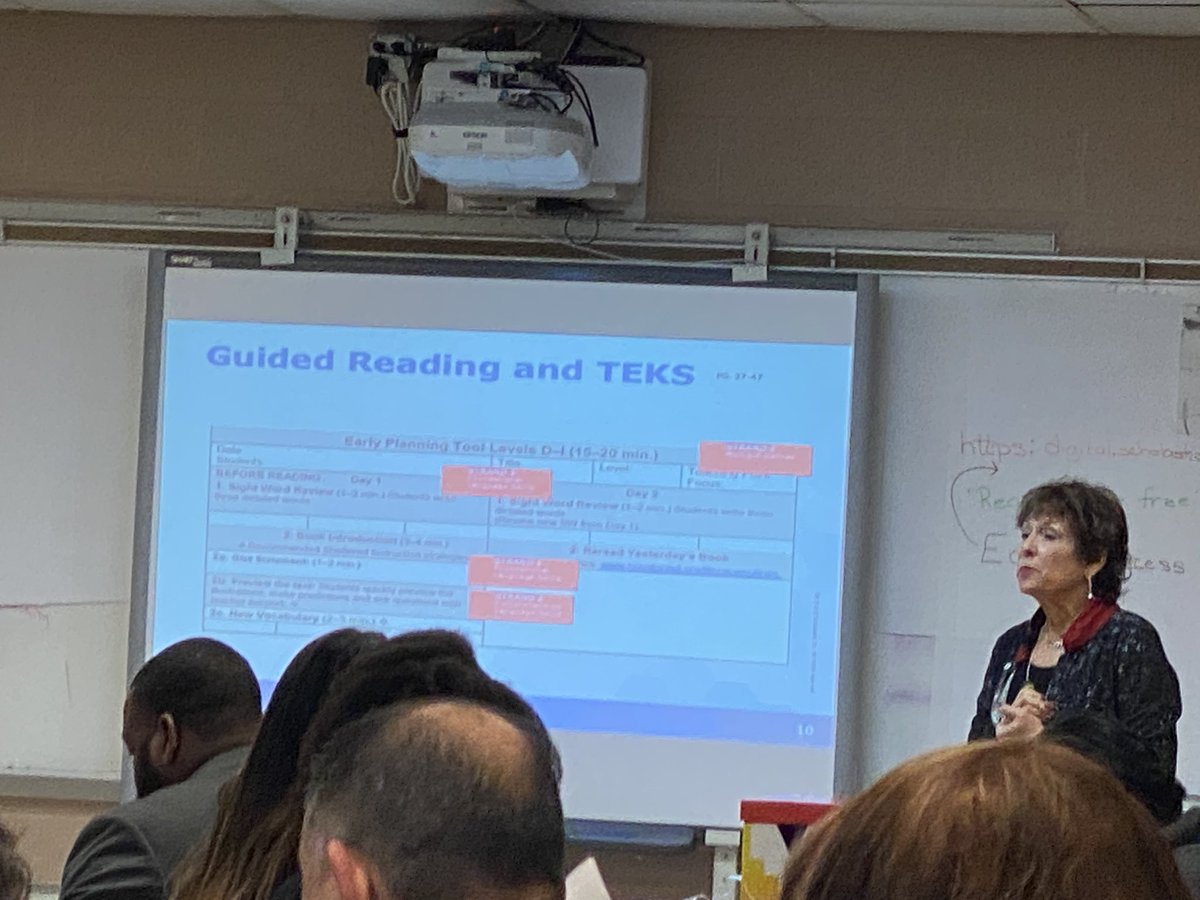 DrAliciaMartin's tweet photo. DDIS team learning about Literacy by 3 📚📖 📚#DataRichYear #GuidedReading #SmallGroupInstruction @HISD_Assessment https://t.co/Hl1lRGRA37