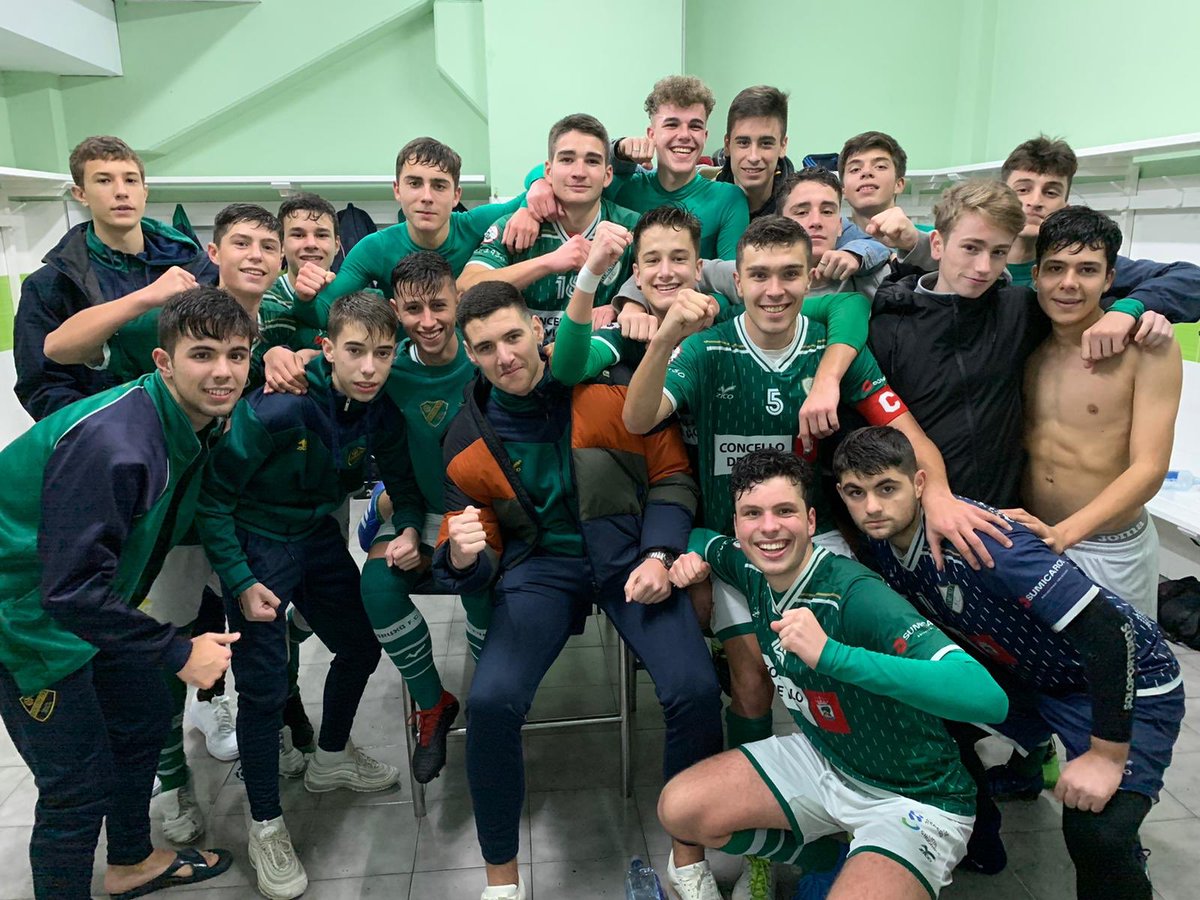 maariiiooo11's tweet photo. Orgulloso del primero al último seguimos en la pelea y no dando por perdido nuestro sueño seguimos verdes 💚 #teampomelo #SiSePuede #ascenso💚 https://t.co/RXB0oHzqIB