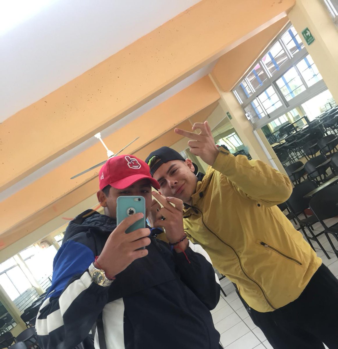 Anthony96459205's tweet photo. Lo mejor de esta amistad está por venir 💗 https://t.co/sQZAArhZfm