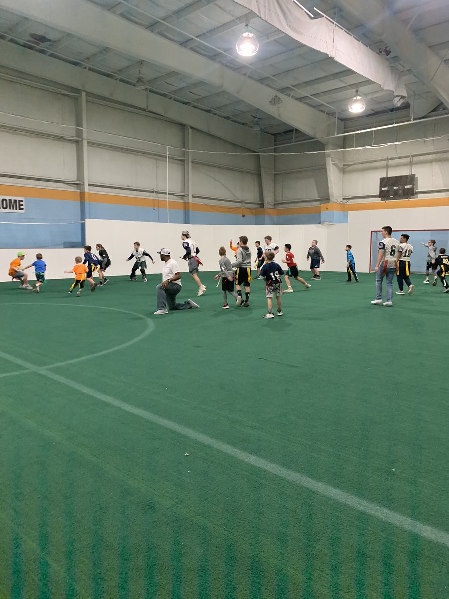 ashley_dowdell's tweet photo. Thank you @Superman_cam2  @StoneHatmaker @austinelliott_4 @joshgmiller2003  for coming out and making a little boy very happy! These boys jumped right in and played with the kids! Parents were impressed with how well mannered they were! Way to represent Mavs!🤘🏈 https://t.co/dHldvbhi5a