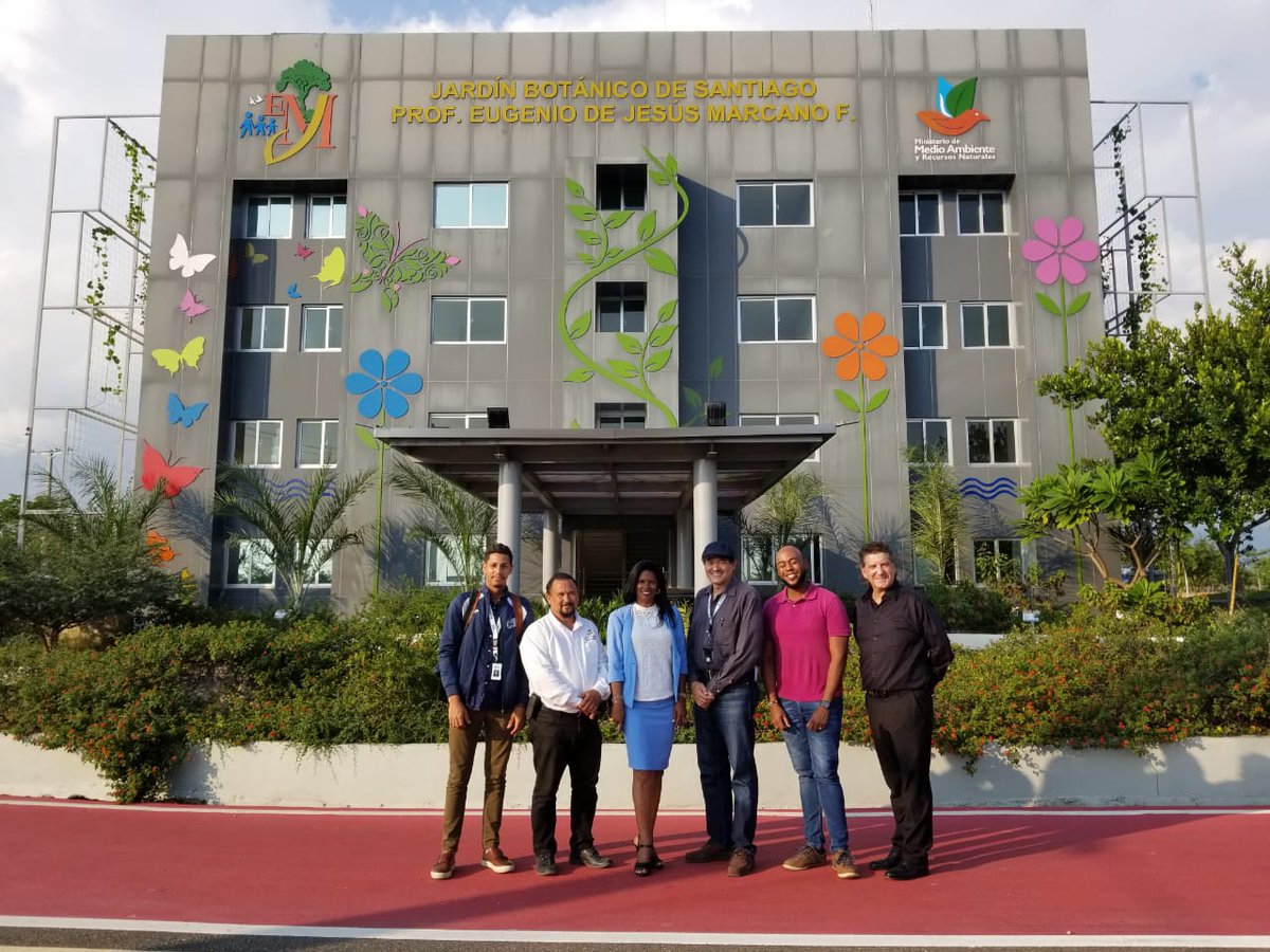 Visitamos el Jardín Botánico de Santiago junto con responsables educativos de Universidad ISA.
Agradecemos las amables atenciones brindadas por los responsables del Jardín Botánico.