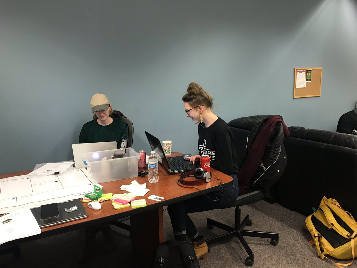 PortlandStateCE's tweet photo. 6 teams. 6 pitches. Did they do enough to convince the judges? Will be back after the break, stay tuned! #kickstartweekend https://t.co/qrouN7VDor