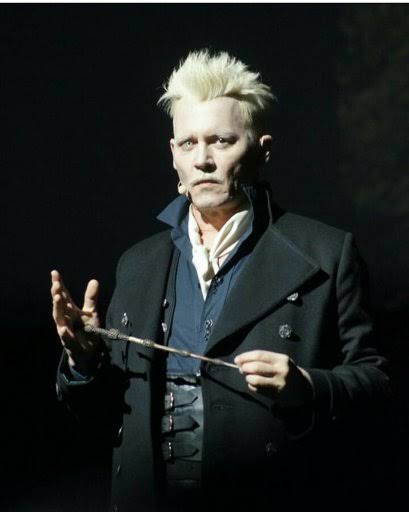 capa_invisible's tweet photo. Por fin HOY Johnny Depp está libre de la injusta cancelación que sufrió gracias a su ex. Las mentiras siempre salen a flote.

Hoy más que nunca, muero por verlo como Grindelwald nuevamente ❤️ #JusticeForJohnnyDepp https://t.co/R5qinItX5Y