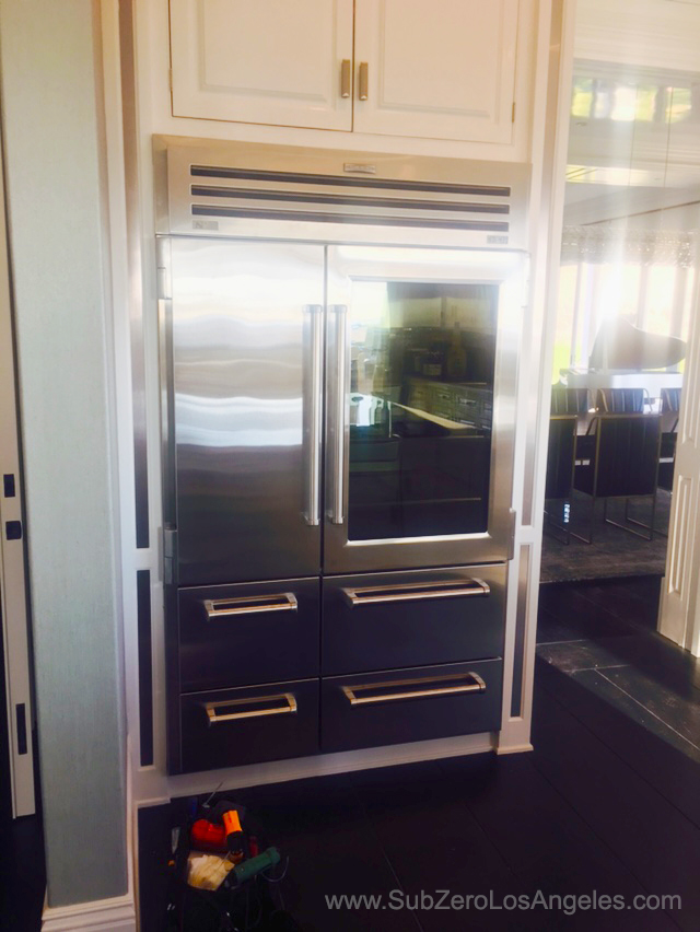 SubZeroRepairBH's tweet photo. Hallmark of the iconic American kitchen, gorgeous #SubZero #648PRO serviced last week in #Malibu #SubZeroRepair in LA: (323) 620-6666 #subzeroservice https://t.co/XwnLL3scfK