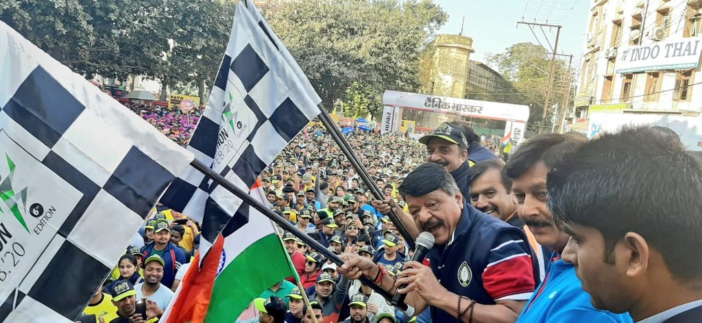 KailashOnline's tweet photo. आज सुबह इंदौर में 42 किमी की फुल मैराथन में हिस्सा लेने का मौका मिला। इसमें भाग लेने वालों का जोश और जुनून देखने लायक था। ये प्रदेश की पहली फुल मैराथन होने से इसका महत्व भी ज्यादा है।
#IndoreMarathon2020
#RunIndoreRun https://t.co/mIlHzpdRBX