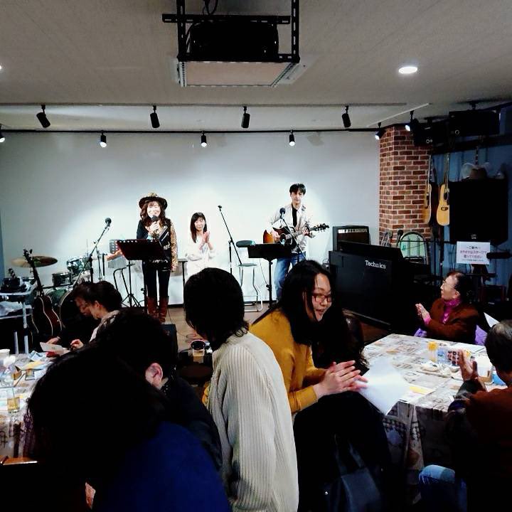 hometownproject's tweet photo. 2020年Kikare 〜Ma そこたらじゅうライブ始まりました！
足下の良い中！日頃のみなさんの行いのおかげ♪ありがとうございます😊
本日は12会場中、ラストは23時♪
一日中音楽を高岡でお楽しみください！
#きかれーま #高岡 #おんがく #ライブ https://t.co/UtMiivU2kR