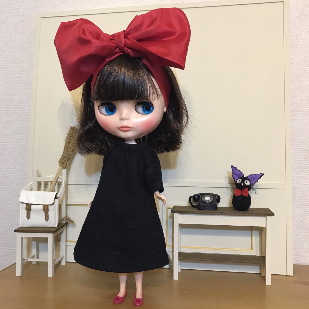 pmmasa33's tweet photo. 魔女の宅急便
キキの誕生日2/2
モデル しのちゃん(シーセイラーシー)
衣装 tuzzy muzzyさん
#ブライス #魔女の宅急便 #キキの誕生日 #シーセイラーシー #ちーちー棒 #tuzzymuzzy #かわいいもん集まれお迎え品 https://t.co/JYZQVvYhCW