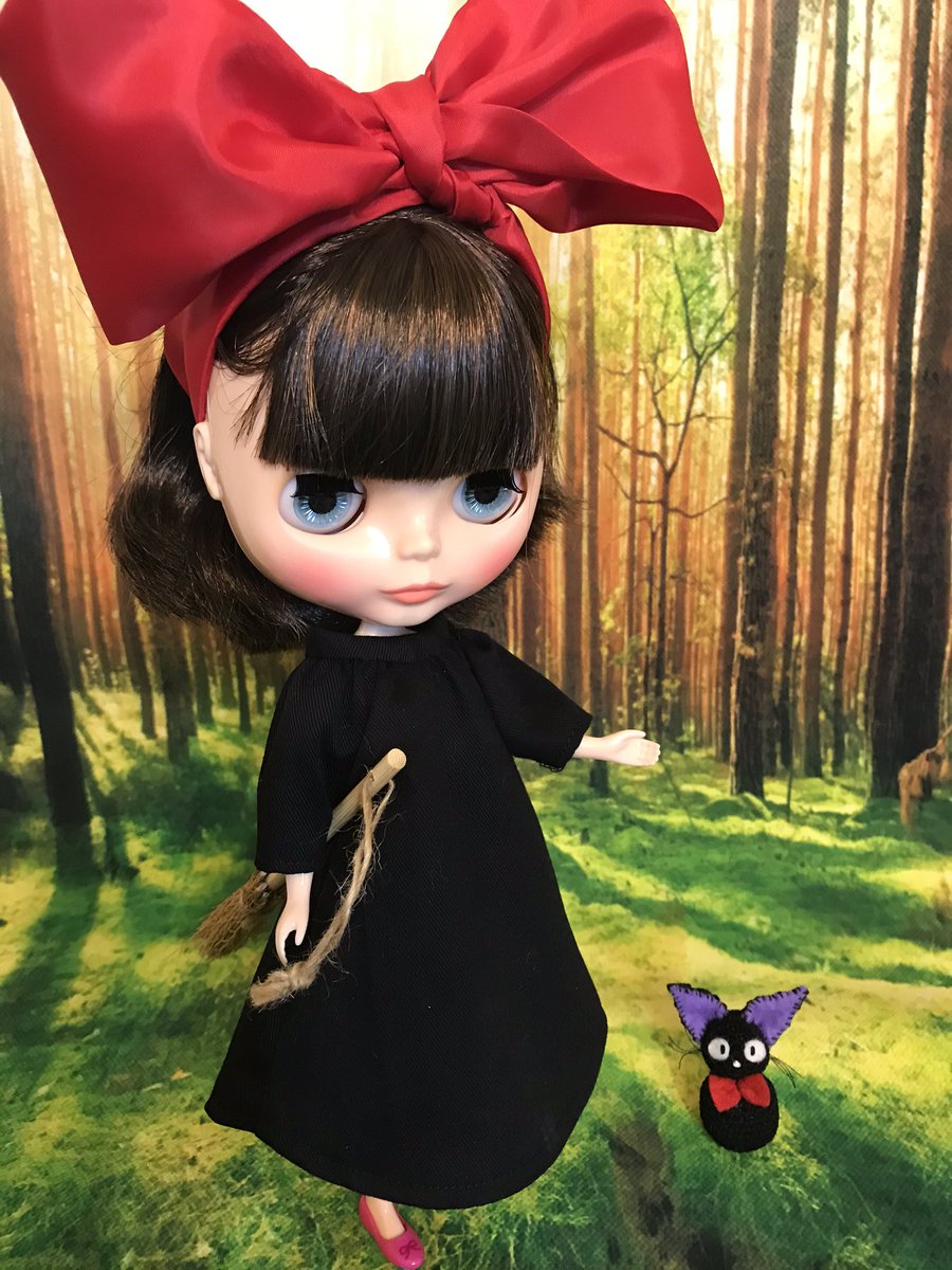 pmmasa33's tweet photo. 魔女の宅急便
キキの誕生日2/2
モデル しのちゃん(シーセイラーシー)
衣装 tuzzy muzzyさん
#ブライス #魔女の宅急便 #キキの誕生日 #シーセイラーシー #ちーちー棒 #tuzzymuzzy #かわいいもん集まれお迎え品 https://t.co/JYZQVvYhCW