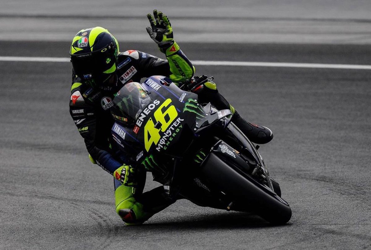 vr46info_jp's tweet photo. 【定休日のお知らせ🗓】
2020年2月の定休日は以下の通りです。
4日(火)、5日(水)、12日(水) 
19日(水)、25日(火)、26日(水)

スタッフ一同、皆様のご来店をお待ちしております！

#VR46 
#VR46StoreTokyo https://t.co/wNZCoSxf2a