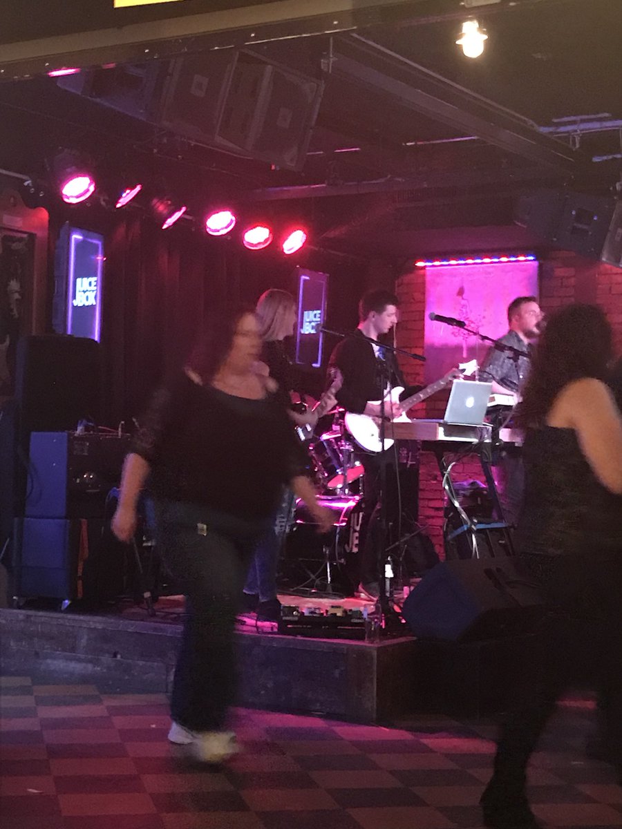 Lazerbeam12's tweet photo. Kickin it with Dylan Boehmer and juicebox at Dempsey’s. Another amazing night with a great band. https://t.co/nPIcqZUxjm