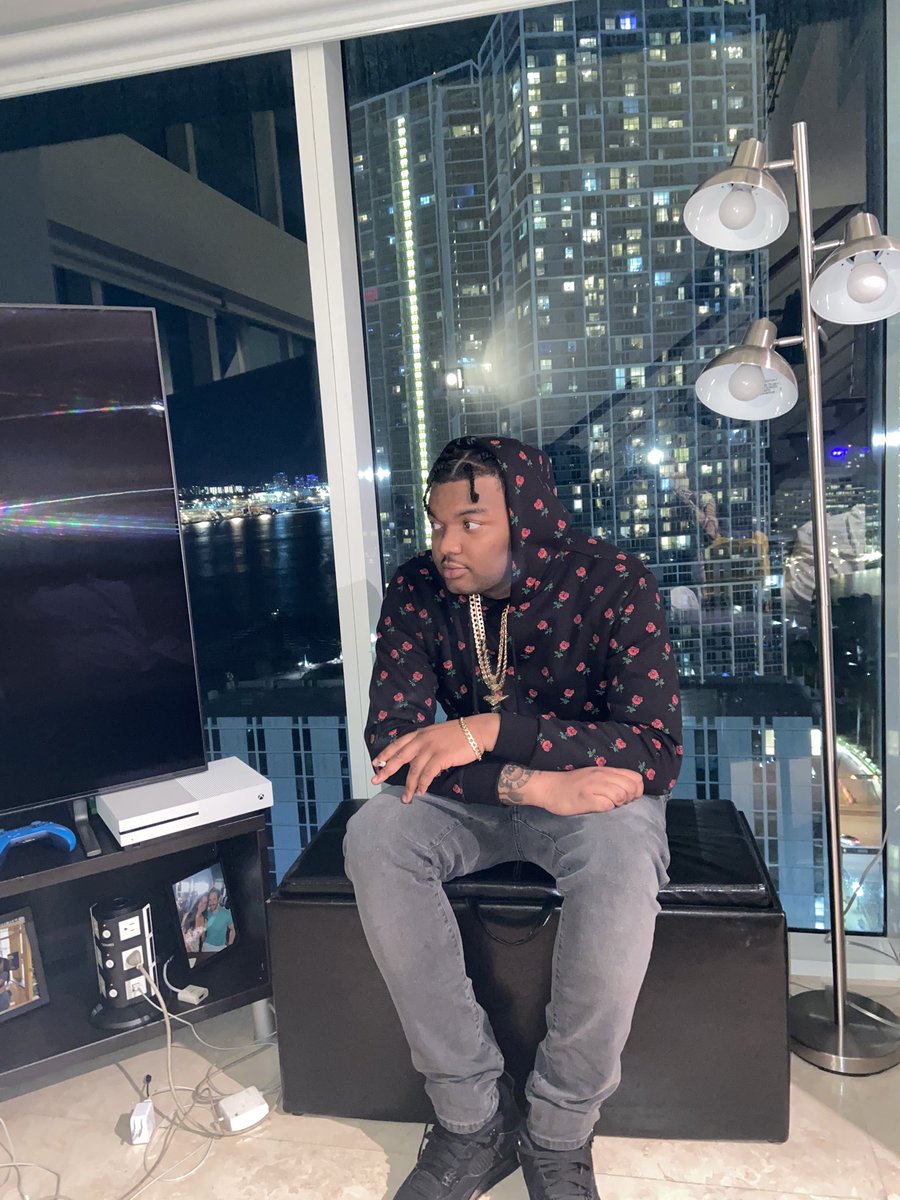 6o_viC's tweet photo. Baby I Just Might Be The Realest Young Nigga You Ever Gone See πΉπ€©βοΈππ½ββοΈ
#LLMailMan https://t.co/kdhAhIMFTe