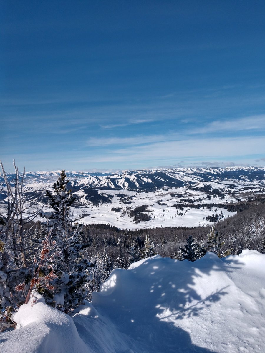 dust_clark's tweet photo. Everything looks a little better at 10,000 feet https://t.co/a10qevAGnf