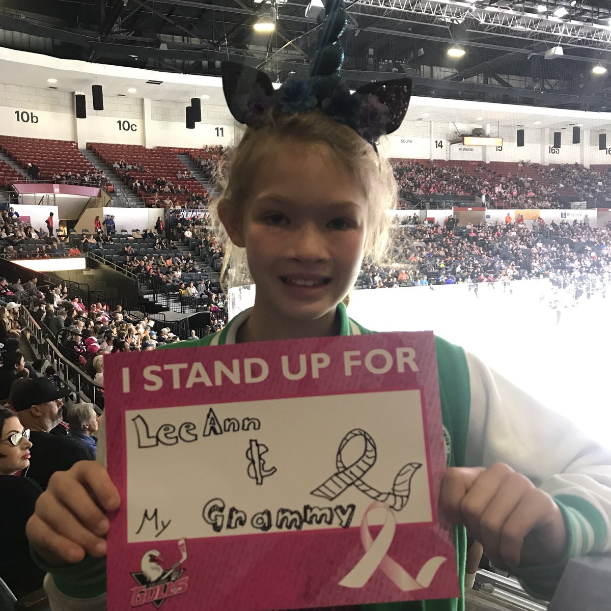 serendipityagua's tweet photo. MiddleLittle stands for her Grammy and Auntie LeeAnn. #sdgullslive #gullslive @SDGullsAHL https://t.co/RDQ93gfpL0