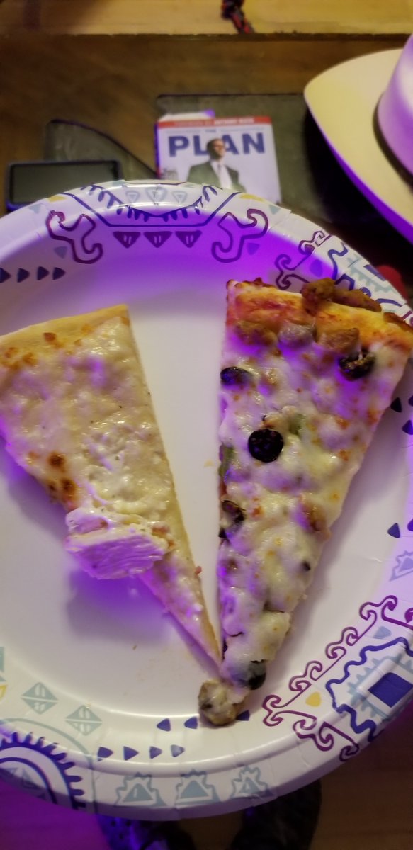 Isaiaheastridge's tweet photo. @caseysgenstore - got ripped off with the new #Rewards. Bought a pizza and turned in 9 box tops and did not earn a free pizza #UnhappyCustomer #MakeItRight #MakeCaseysGreatAgain https://t.co/9pjAj3ZiG0