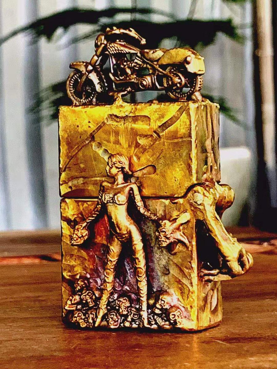 titaniumlighter's tweet photo. solid bronze brass copper lighter case custom huge hinger edc armor thinkness Zippo pipe insert camping outdoor gear handgraving engraver artwork #edcgear #edc #edccustom #edccommunity #edcflashlight #edcdump #zippo #zippolighter #lighter #lighters #smoke #smoking #everydaycarry https://t.co/jGTZ9RODmw
