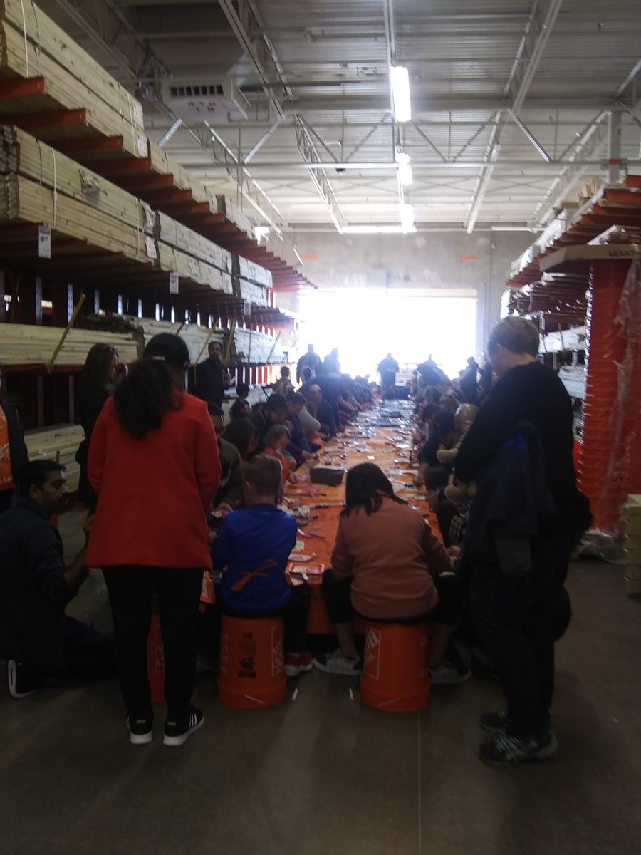 hombrew01's tweet photo. What a great and usual turn out at kids workshop, 400 plus kids! 6809 does it again, thanks Paula for all you do and letting me be a part of this! Love the smiles and fun atmosphere. https://t.co/k3bBTq1d7X