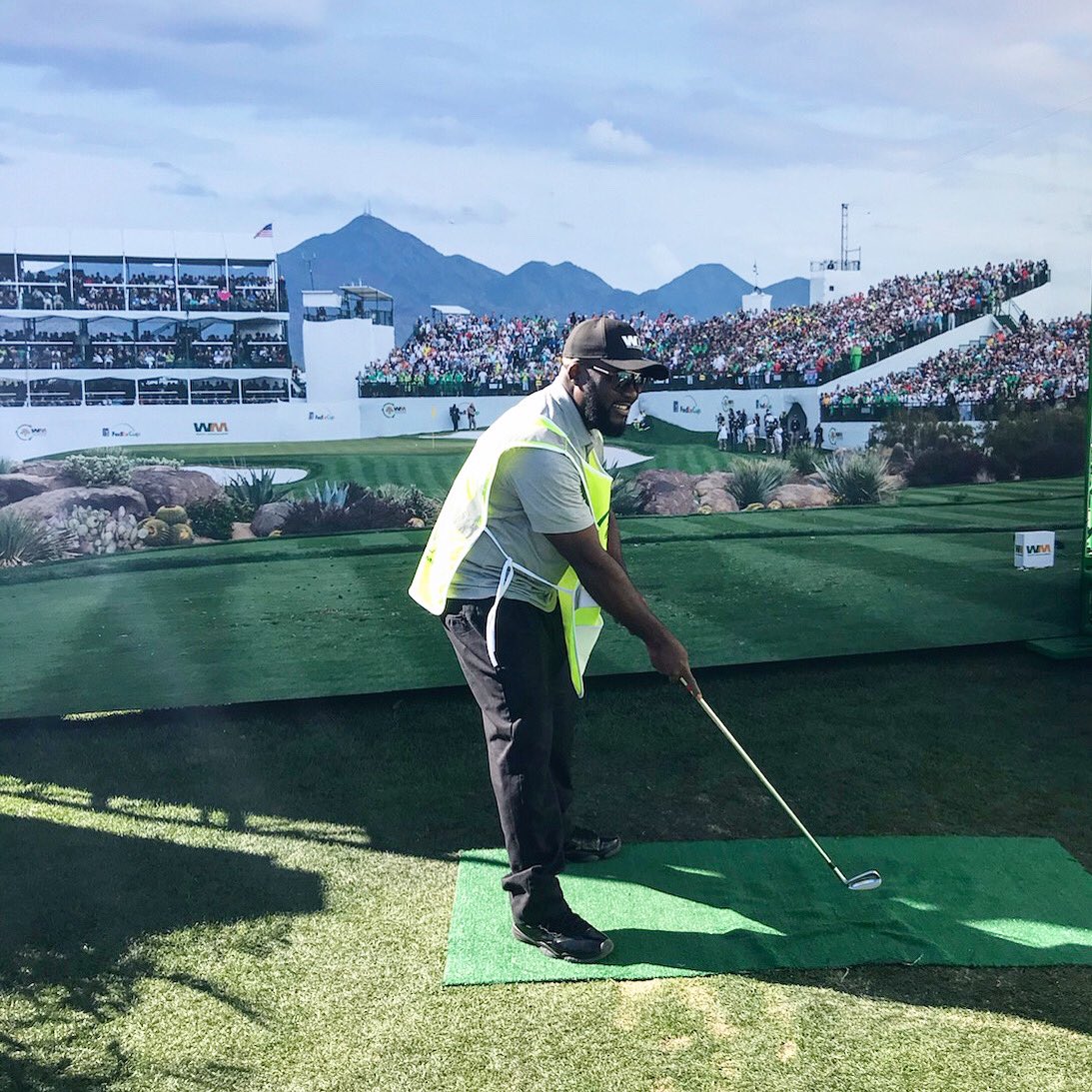 WMGarbageman's tweet photo. It doesn’t get any better when you shoot at the @wmphoenixopen 16th hole! #RecycleRight #ThinkGreen #ThinkWM #WMPO
.
🗣LetsGo!
.
.
Follow the journey on Twitter and IG @WMGarbageman https://t.co/kLshYnLd9u