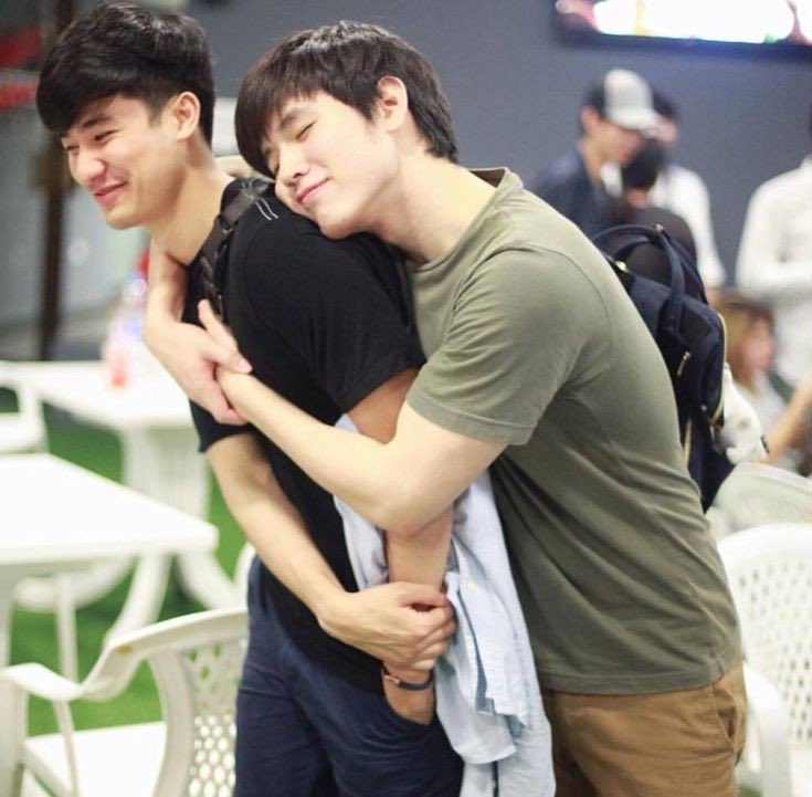 “i could make it better, i could hold you tighter cause through the morning you’re the light”  #เตนิว l