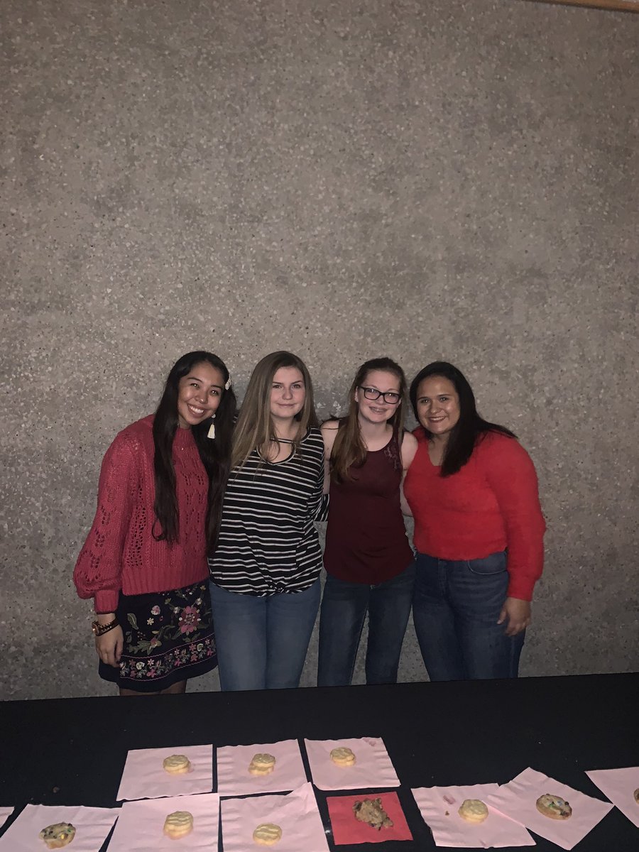 key_clinton's tweet photo. We are so HAPPY that we got to help out at our very own annual daddy daughter dance!! #keytotheheart #keyclub 🔑❤️ https://t.co/IBaHCioHLn