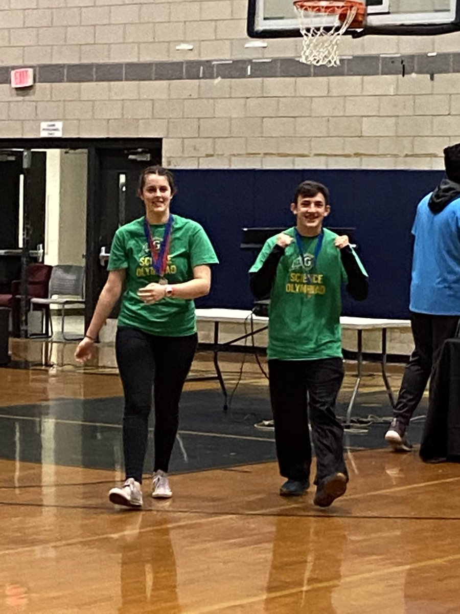 ScienceO_cghsnc's tweet photo. 💚👍We’re Happy and We Know It!!🙌💛 #cgscioly20 https://t.co/dhkSWfkB5Z