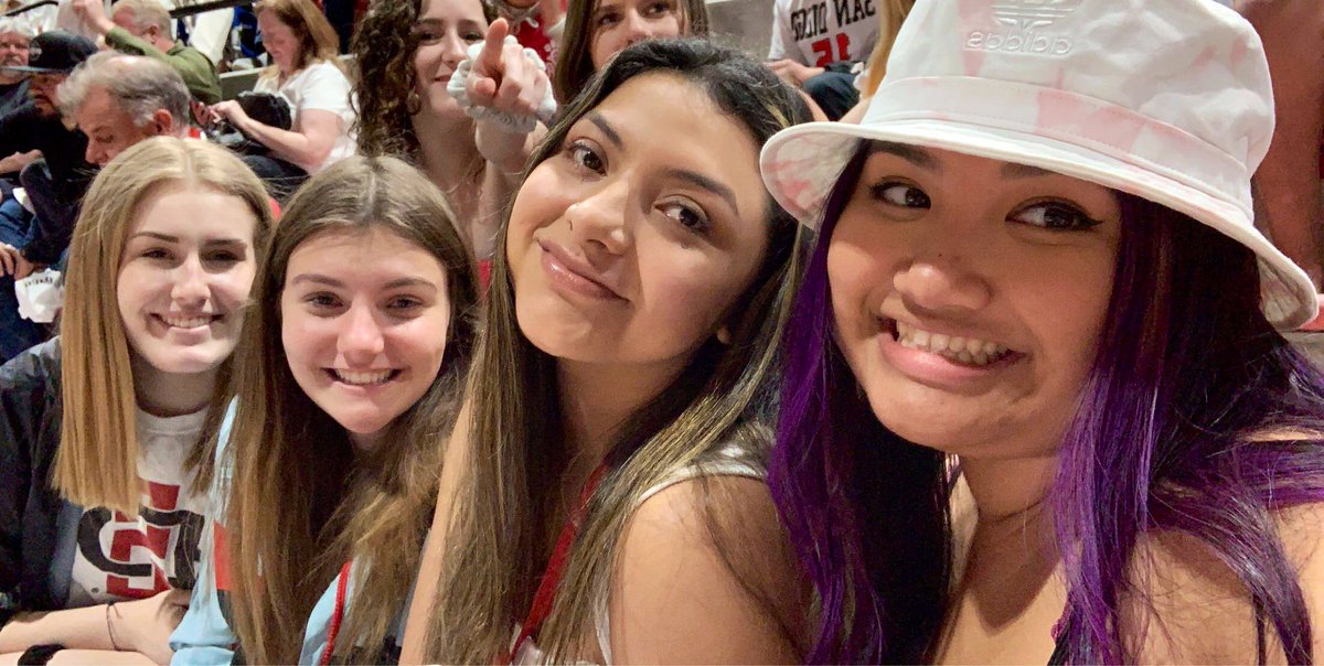 itsjoceLEAN's tweet image. love my girls 💕💕💕 #AztecsMBB