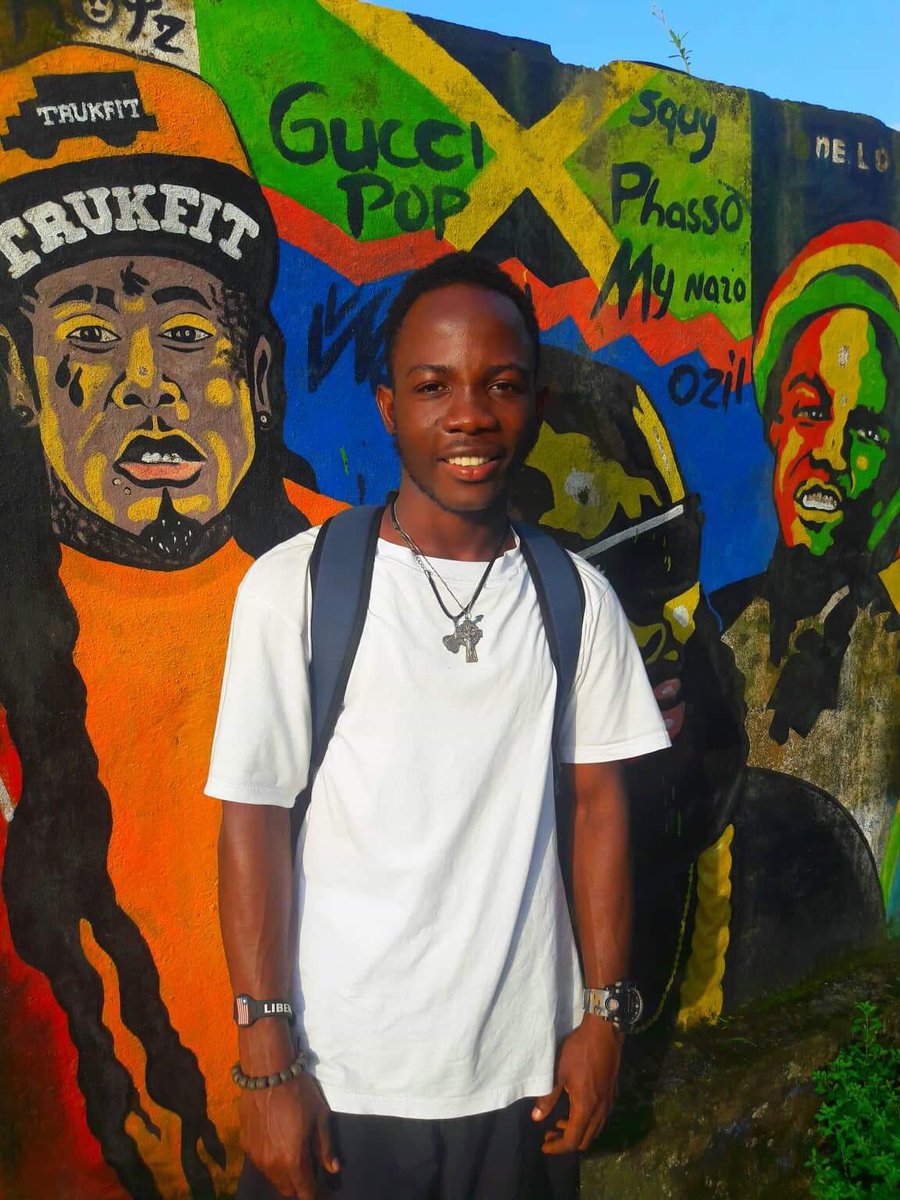 Designer Phill turn the background to a life scene, he had me smiling on the Hawaii. 
District-1
PHILL ART