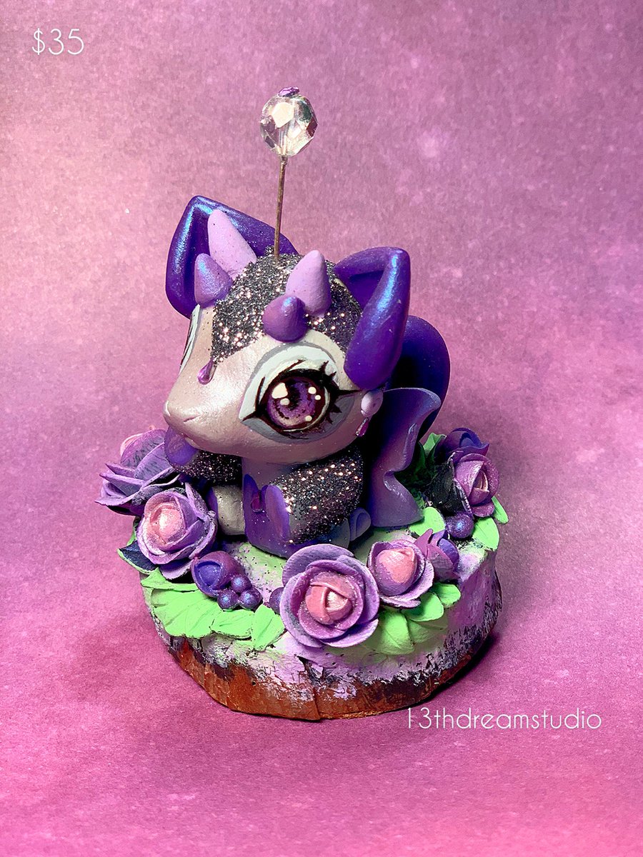13thdreamstudio's tweet photo. ⋆Damsel Wolf Dreamling⋆
Here is the last of the first Dreamlings.
A lil wolf.
#wolf #cutewolf #kawaii #cutekawaii #kawaiicute #clay #kawaiiart #kawaiiartist #dream #love #fantasy #fantasywolf #clayart #claysculpture #claywork #polymer #polymerclay #polymerclayartist https://t.co/r6RGuq2lXw