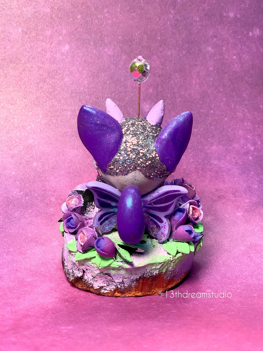13thdreamstudio's tweet photo. ⋆Damsel Wolf Dreamling⋆
Here is the last of the first Dreamlings.
A lil wolf.
#wolf #cutewolf #kawaii #cutekawaii #kawaiicute #clay #kawaiiart #kawaiiartist #dream #love #fantasy #fantasywolf #clayart #claysculpture #claywork #polymer #polymerclay #polymerclayartist https://t.co/r6RGuq2lXw