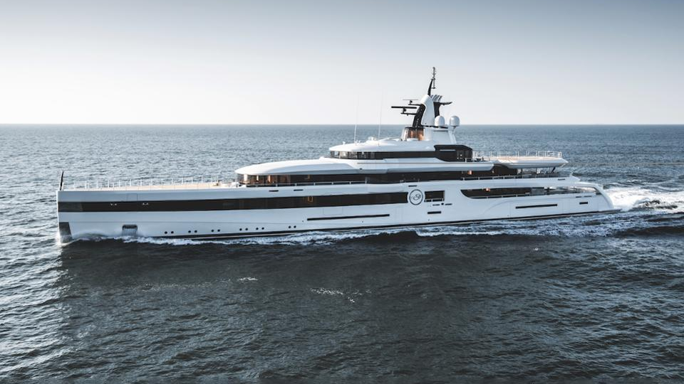 Forbes's tweet photo. This year’s Super Bowl (being held in superyacht-friendly Miami) will be home to 3 of the world’s largest and newest superyachts that are owned by NFL team owners https://t.co/UWX8j06xmc https://t.co/UeWppynRgc