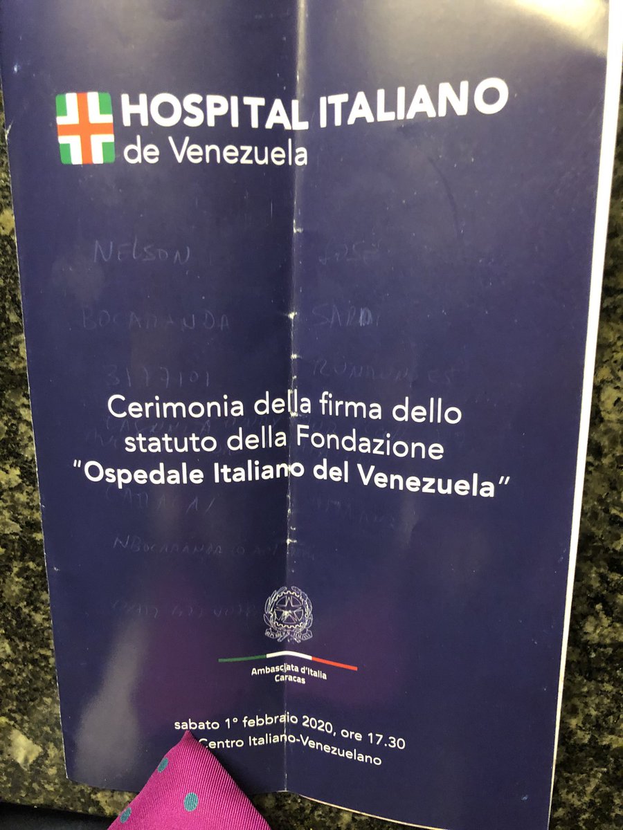 ReporteYa's tweet photo. 1Feb Sin palabras. La emoción de los Italo-venezolanos por la firma hoy del Hospital Italiano de Venezuela. Gracias a la madre patria Italia por acordar la mejor ayuda humanitaria posible. Bravissimo!!!! https://t.co/4Q6NCNnzHs - @nelsonbocaranda