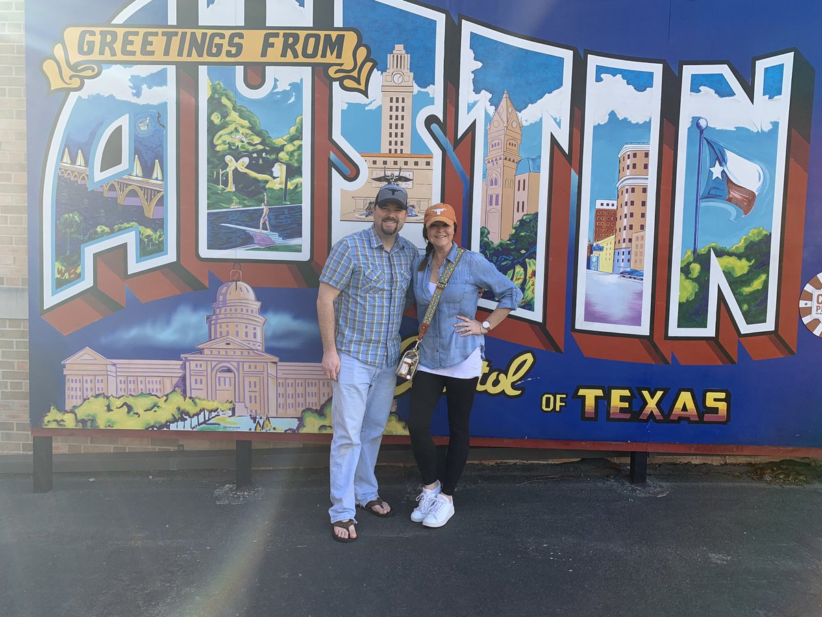 KRossTXEX's tweet photo. Any day that ends with a @TexasMBB win capped off with dinner and the sunset @SkiShoresCafe is a GREAT day! #beautifulaustin #HookEm @jdrosstex https://t.co/wqKY1s9an6