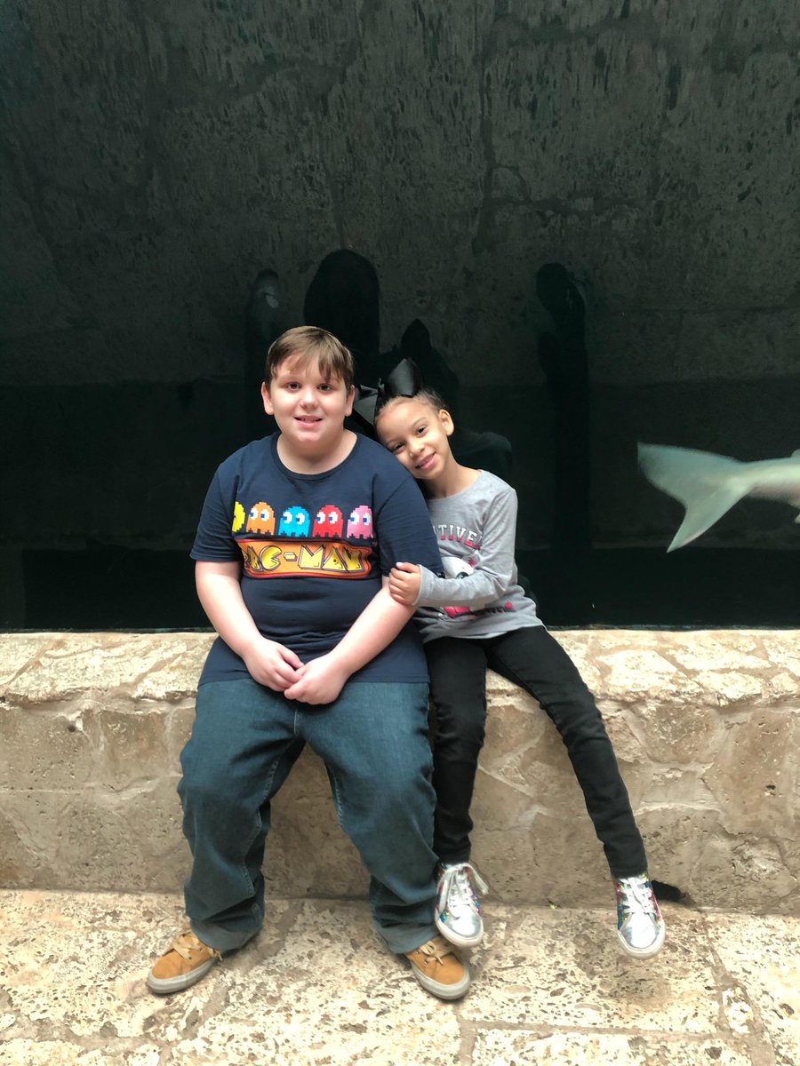 Spent the day in Dallas with my sister and her little girl and of course my number 1! #DallasWorldAquarium #MuseumOfIllusions