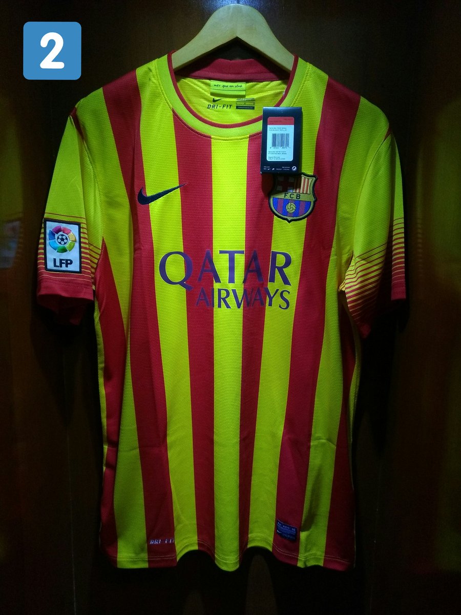 FWDfootballshop's tweet photo. Update #LelangFFS, end bid 21:00 WIB. 🧐

#FFS1 Barca Home 2013/14 L : 150k
#FFS2 Barca Away 2013/14 L : 50k
#FFS3 Madrid Away 2016/17 S : 100k https://t.co/Xf8e3P7FR4